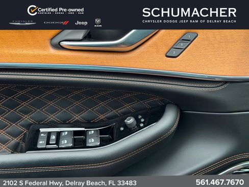 Used 2023 Jeep Grand Cherokee Summit AWD/4WD image 32