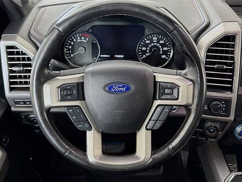 Used 2019 Ford F150 Platinum w/ Equipment Group 701A Luxury image 4