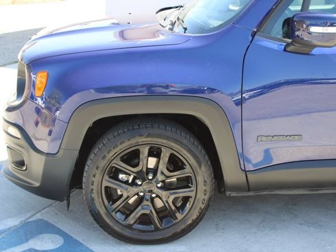 Used 2018 Jeep Renegade Altitude FWD image 7