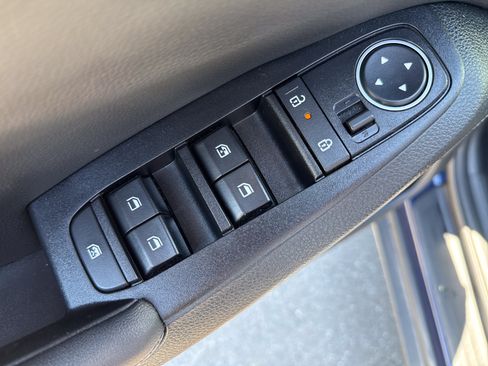 Used 2024 Kia Seltos EX AWD/4WD image 16