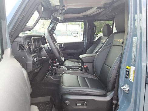 New 2025 Jeep Wrangler Unlimited Rubicon 392 image 31