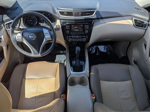 Used 2016 Nissan Rogue SV AWD/4WD image 16
