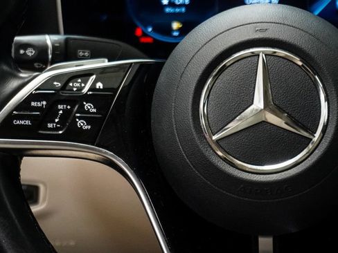 Used 2022 Mercedes-Benz E 350 4MATIC Sedan image 16