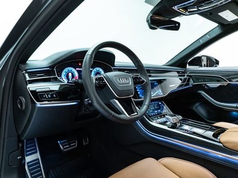 Used 2025 Audi S8 AWD/4WD image 23