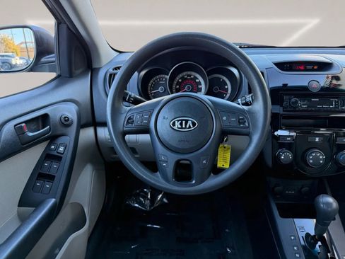 Used 2010 Kia Forte EX image 12