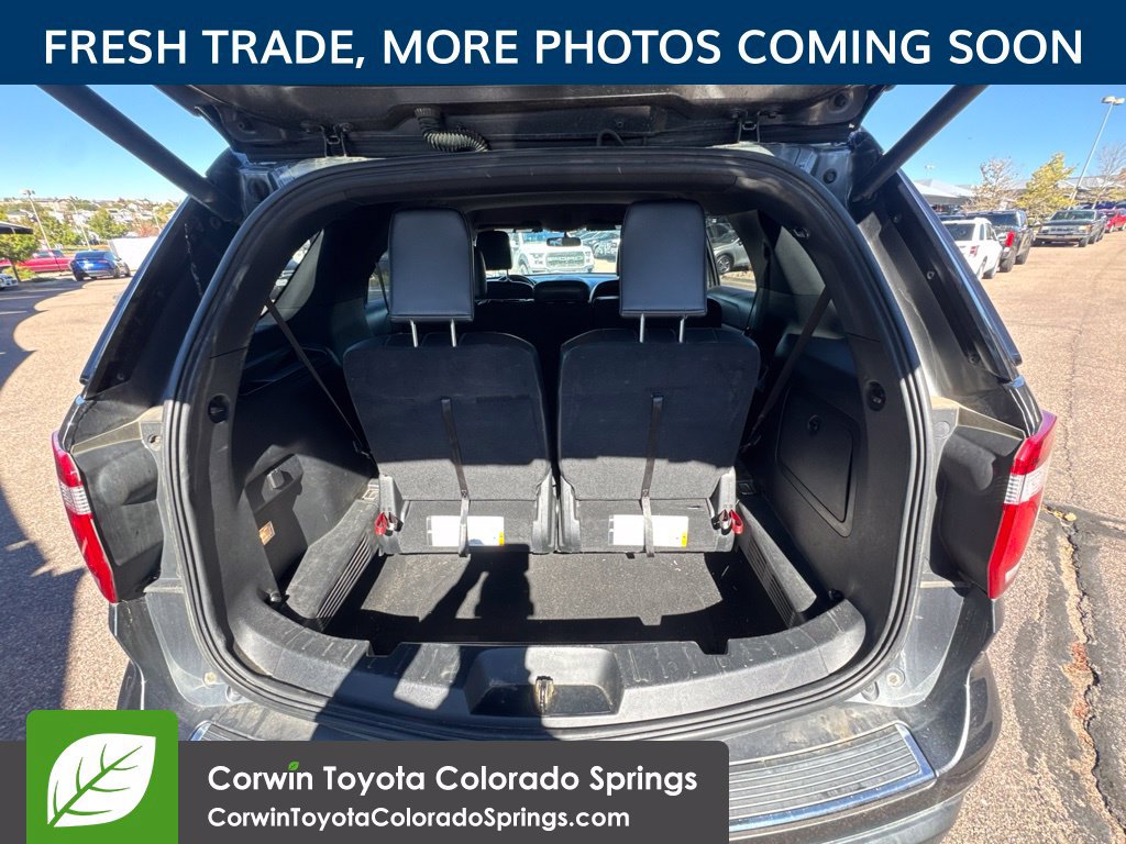 Used 2018 Ford Explorer XLT w/ Equipment Group 202A AWD/4WD image 10