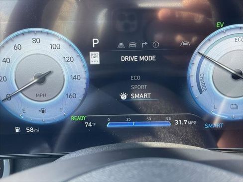 New 2025 Hyundai Elantra Limited image 32