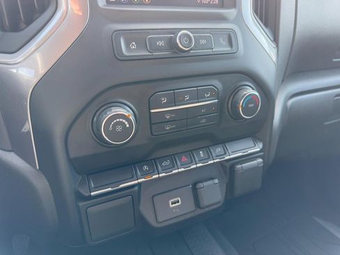 Used 2020 Chevrolet Silverado 1500 Custom w/ Custom Value Package image 18