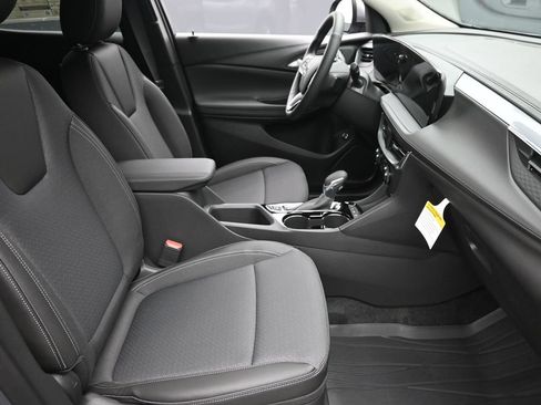 New 2026 Buick Encore GX Preferred w/ Comfort Package AWD/4WD image 9