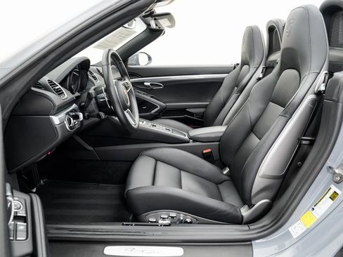 Used 2025 Porsche 718 Boxster image 6