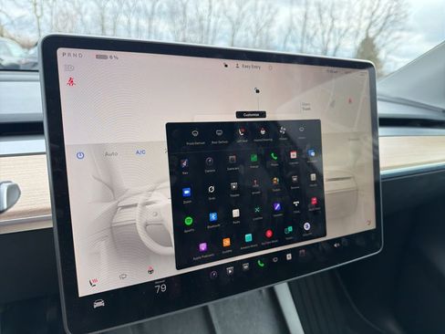 Used 2023 Tesla Model Y Long Range image 28