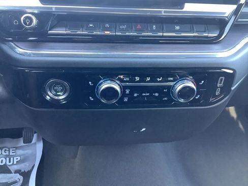 Used 2024 GMC Sierra 1500 SLT image 20