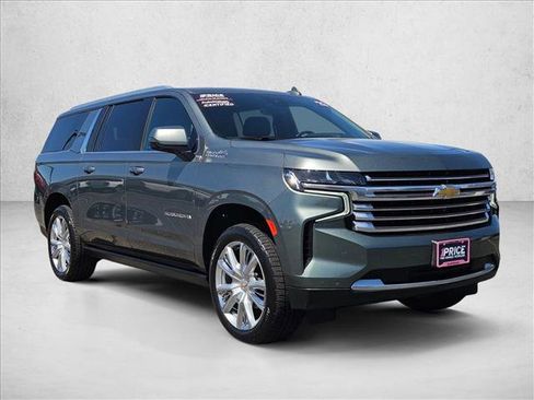 Used 2023 Chevrolet Suburban High Country AWD/4WD image 3