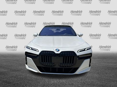 Certified 2023 BMW 760i xDrive AWD/4WD image 3