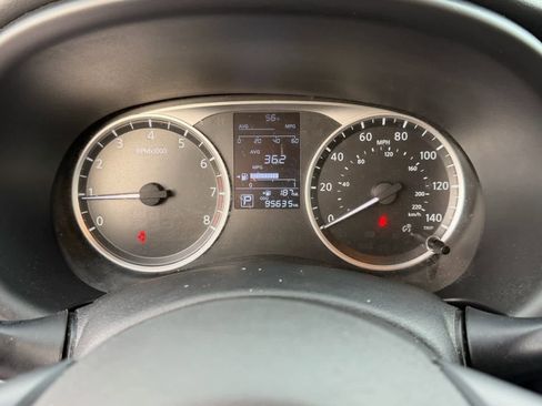 Used 2021 Nissan Kicks S image 30