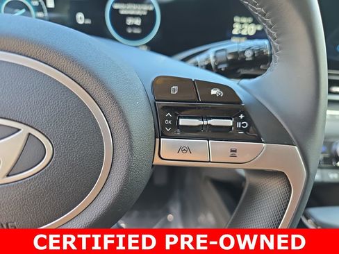 Used 2025 Hyundai Elantra Limited FWD image 17