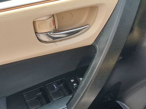 Used 2014 Toyota Corolla LE FWD image 13