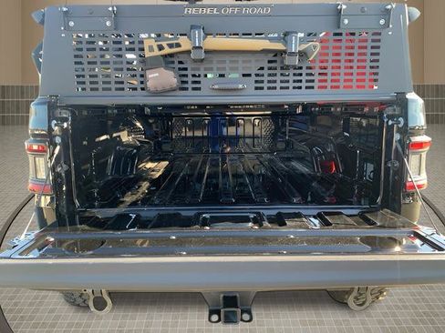 Used 2023 Jeep Gladiator Willys image 25