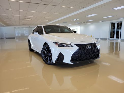 Used 2025 Lexus IS 350 F Sport RWD image 2