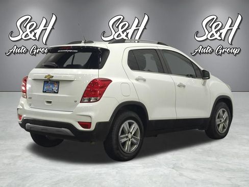 Used 2020 Chevrolet Trax LT w/ LT Convenience Package FWD image 18