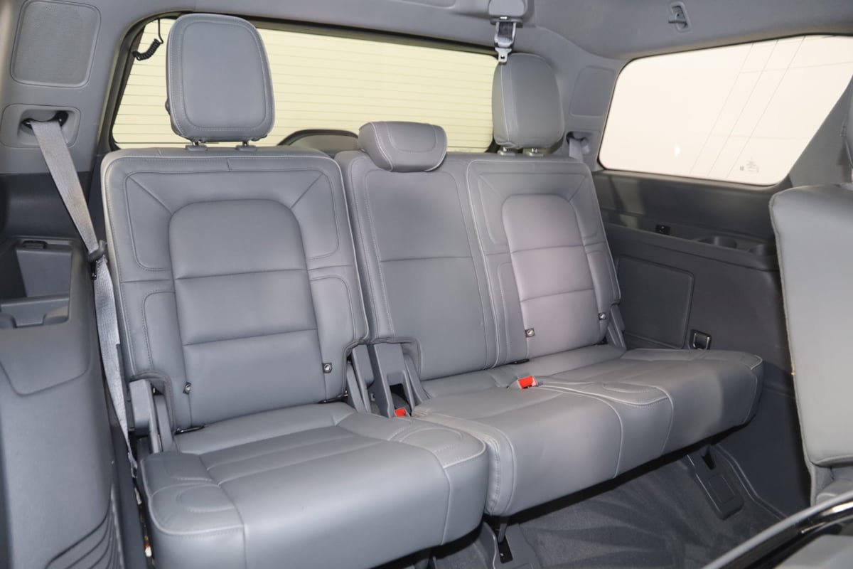 Used 2018 Lincoln Navigator Reserve w/ Technology Package AWD/4WD image 17