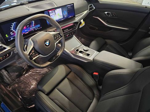 Used 2025 BMW 330i xDrive Sedan w/ Convenience Package image 2