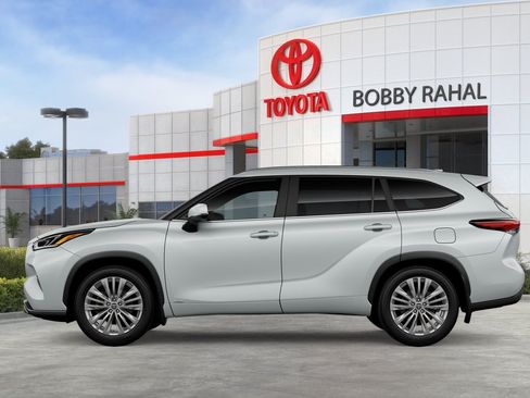New 2026 Toyota Highlander Platinum AWD/4WD image 4