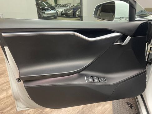 Used 2015 Tesla Model S 70 image 15