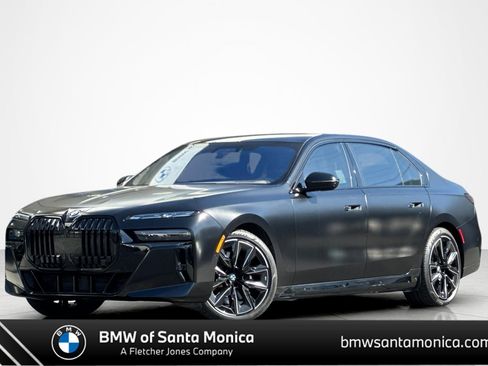 Used 2023 BMW i7 xDrive60 w/ Executive Package 2 AWD/4WD image 1