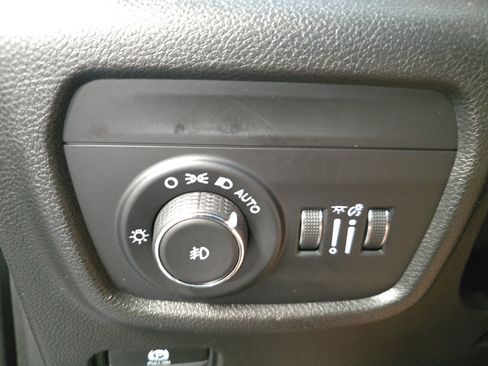 Used 2022 Jeep Grand Cherokee Limited RWD image 24