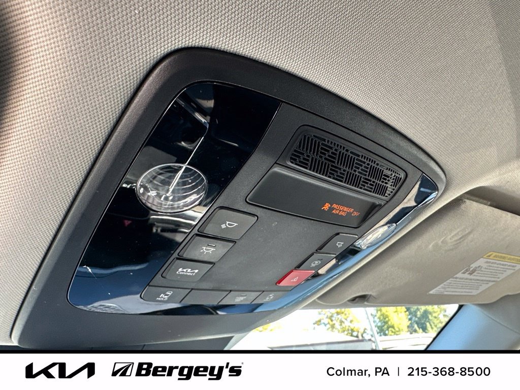 Certified 2025 Kia Carnival FWD image 30