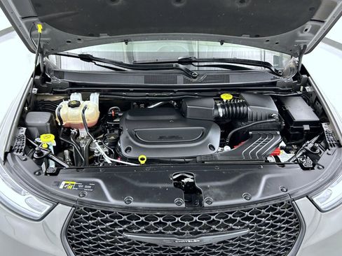 Used 2021 Chrysler Pacifica Touring w/ S Appearance Package image 21