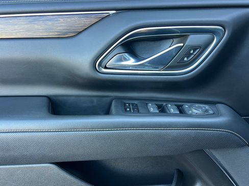 Used 2023 Chevrolet Suburban Premier AWD/4WD image 12