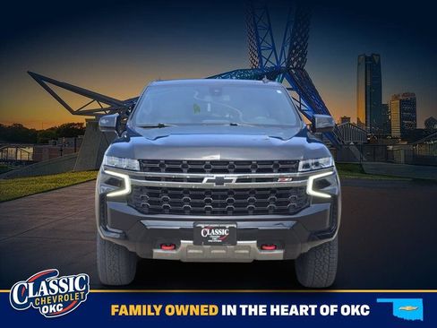 Used 2021 Chevrolet Suburban Z71 w/ Rear Media and Nav Package AWD/4WD image 2