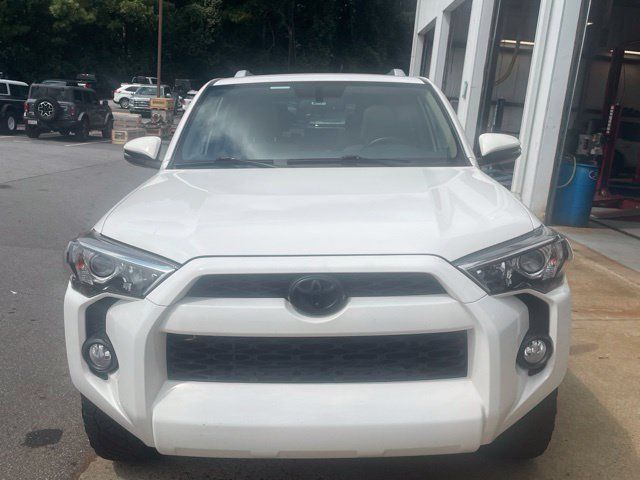 Used 2018 Toyota 4Runner SR5 Premium RWD image 2