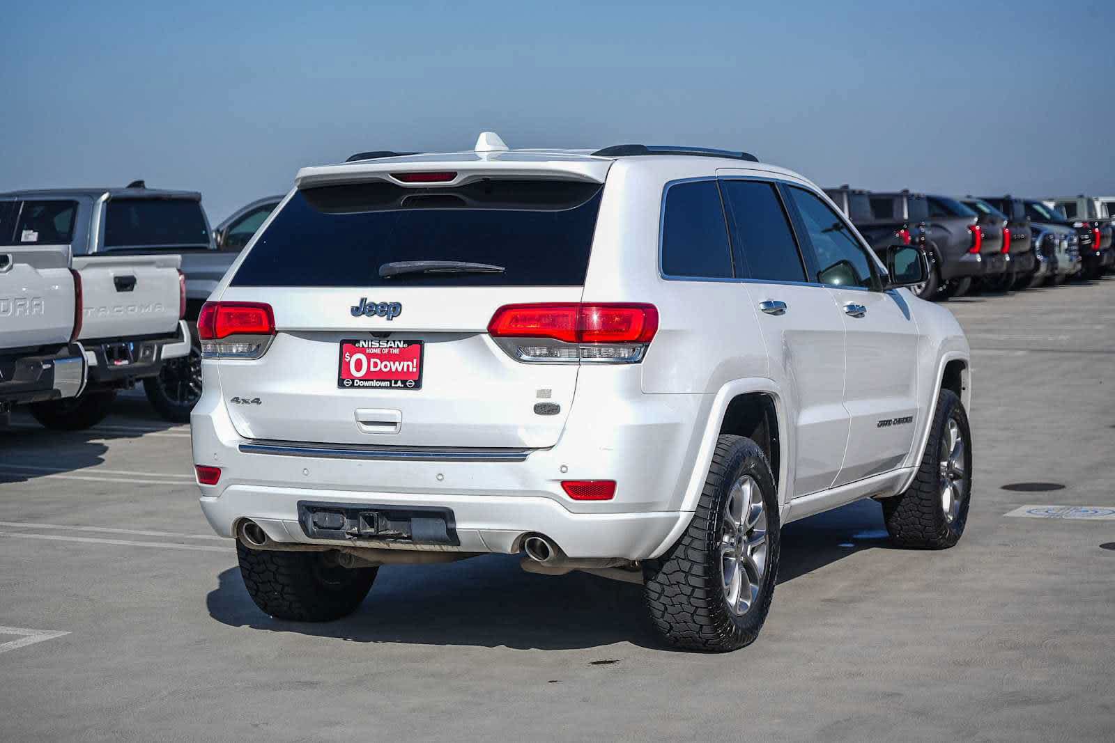Used 2019 Jeep Grand Cherokee Overland AWD/4WD image 6