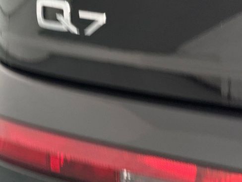 Used 2018 Audi Q7 3.0T Prestige w/ Prestige Package AWD/4WD image 21