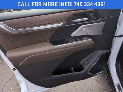 New 2026 GMC Acadia Denali Ultimate w/ LPO, Floor Liner Package image 14