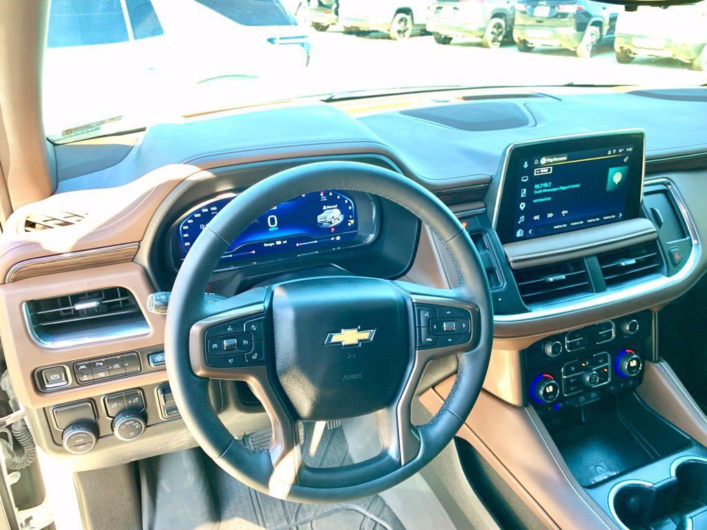 Used 2023 Chevrolet Tahoe High Country RWD image 12