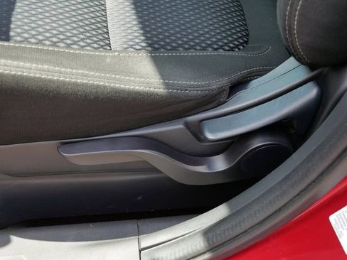Used 2018 Mitsubishi Outlander LE AWD/4WD image 14