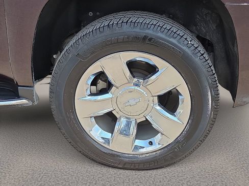 Used 2020 Chevrolet Suburban Premier AWD/4WD image 8