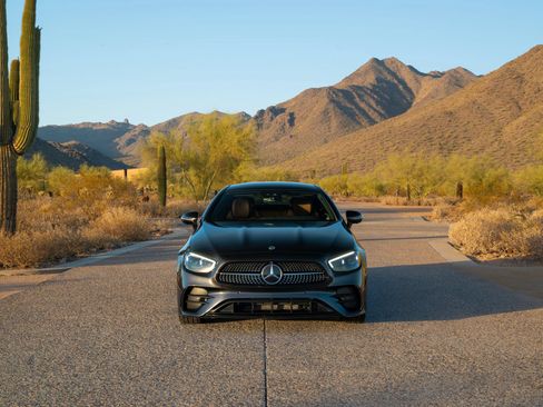 Used 2022 Mercedes-Benz E 450 Coupe image 2