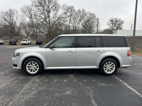Used 2019 Ford Flex SE image 6