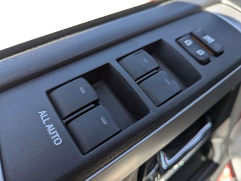 Used 2017 Toyota 4Runner SR5 Premium image 22