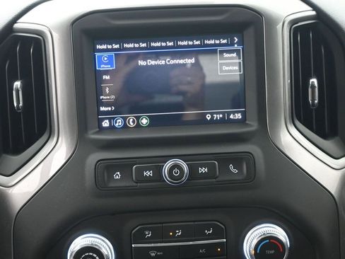 Used 2024 GMC Sierra 1500 Pro w/ Convenience Package image 3