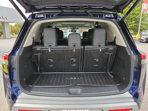 Certified 2022 Nissan Pathfinder Platinum w/ Cargo Package image 11