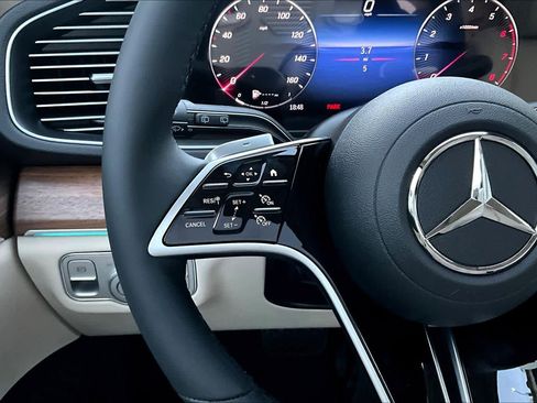 Used 2026 Mercedes-Benz GLE 450 GLE 450 image 23