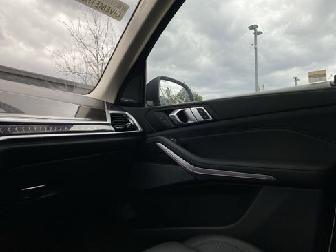 Used 2024 BMW X7 xDrive40i image 19