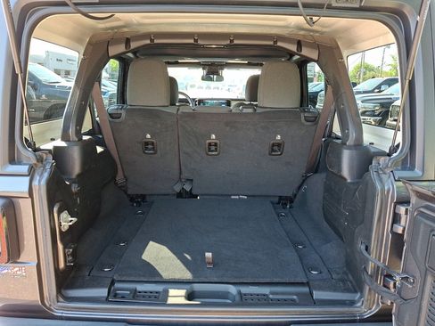 Used 2024 Jeep Wrangler Unlimited Sport AWD/4WD image 17