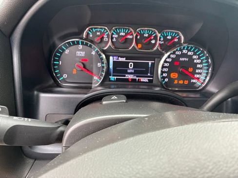 Used 2018 GMC Sierra 1500 SLE w/ SLE Value Package AWD/4WD image 11